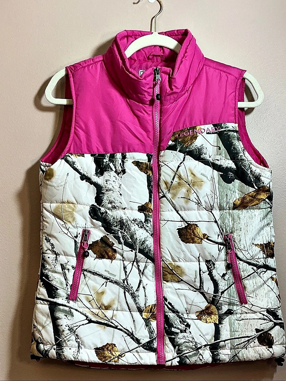 Legendary Whitetails Original Deer Gear Camo Puffer Vest in Pink & White Size M